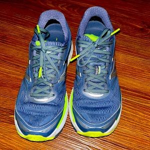 New Balance Sneakers price is firm